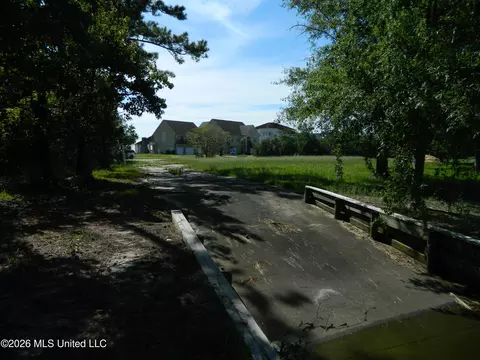 1346 Poki Pl, Diamondhead, MS 39525 photo 7
