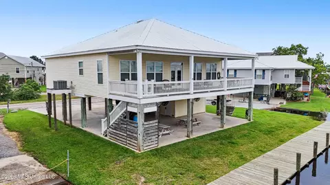 4066 Mindanao St, Bay Saint Louis, MS 39520