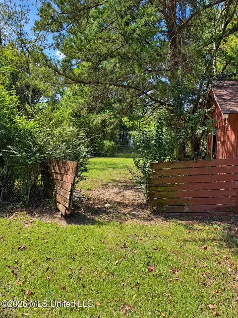 1834 N 3rd Ave, Laurel, MS 39440 photo 3