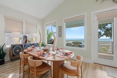 Dining - 534 Beach Dr, Gulfport, MS 39507 photo 1 of 1