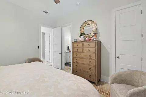 Bedroom - 534 Beach Dr, Gulfport, MS 39507 photo 4 of 5