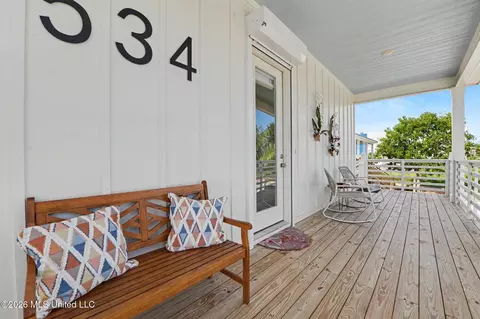 Exterior - 534 Beach Dr, Gulfport, MS 39507 photo 9 of 9