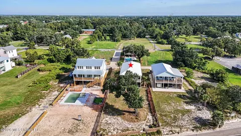 View/Area - 534 Beach Dr, Gulfport, MS 39507 photo 1 of 3