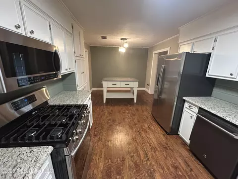 Kitchen - 1113 Highway 98, Mccomb, MS 39648 photo 2 of 5