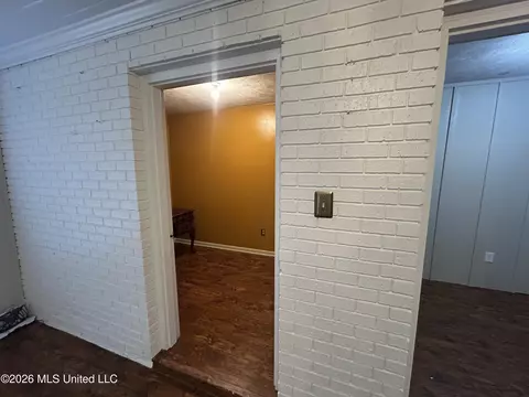 Entry Way - 1113 Highway 98, Mccomb, MS 39648 photo 2 of 3
