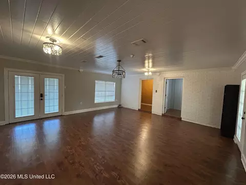 Living - 1113 Highway 98, Mccomb, MS 39648 photo 5 of 6