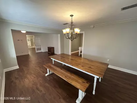 Dining - 1113 Highway 98, Mccomb, MS 39648 photo 1 of 2