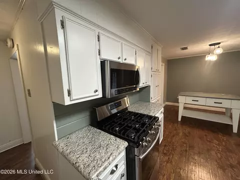 Kitchen - 1113 Highway 98, Mccomb, MS 39648 photo 1 of 5