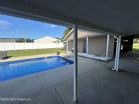 Exterior - 1113 Highway 98, Mccomb, MS 39648 photo 7 of 15