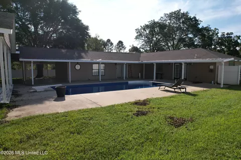 Exterior - 1113 Highway 98, Mccomb, MS 39648 photo 3 of 15