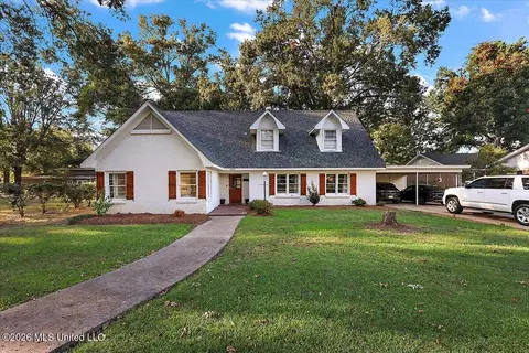 409 E Park Ave, Greenwood, MS 38930