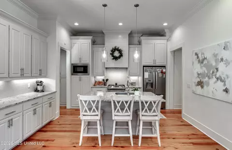 Kitchen - 113 Long Leaf Way, Flowood, MS 39232 photo 2 of 6