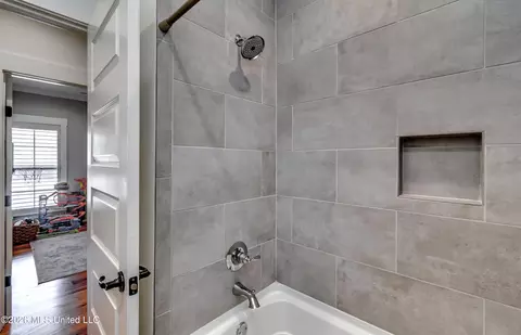 Bath - 113 Long Leaf Way, Flowood, MS 39232 photo 2 of 10