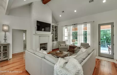 Living - 113 Long Leaf Way, Flowood, MS 39232 photo 1 of 4