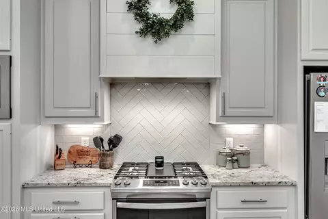 Kitchen - 113 Long Leaf Way, Flowood, MS 39232 photo 6 of 6