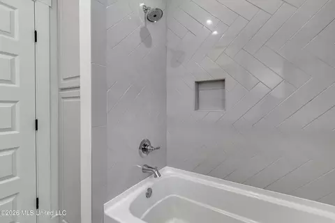 Bath - 113 Long Leaf Way, Flowood, MS 39232 photo 4 of 10