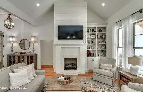 Living - 113 Long Leaf Way, Flowood, MS 39232 photo 2 of 4