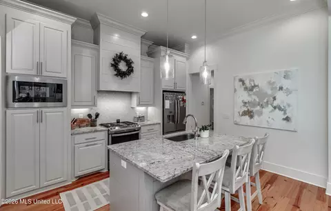 Kitchen - 113 Long Leaf Way, Flowood, MS 39232 photo 4 of 6
