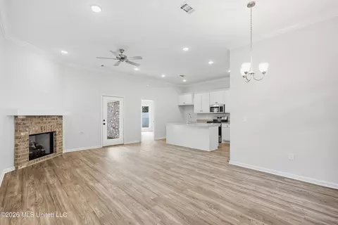 Living - 533 Stone Brook Pl, Brandon, MS 39042 photo 1 of 1