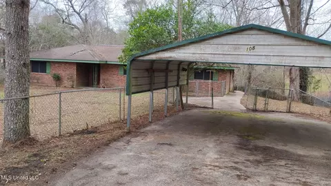 108 Aubrey Aden Rd, Carriere, MS 39426