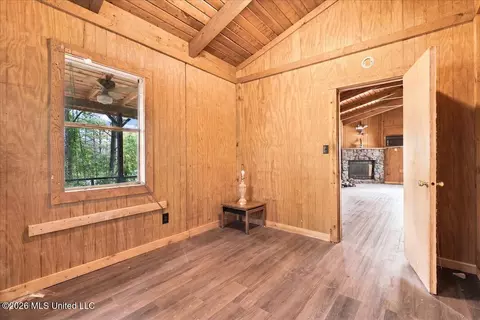 Bedroom - 512 Oakview, Como, MS 38619 photo 3 of 3