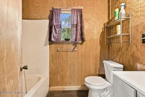 Bath - 512 Oakview, Como, MS 38619 photo 1 of 1
