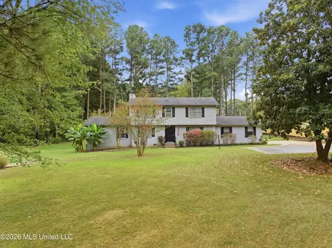 120 Oakwood Dr, Byhalia, MS 38611