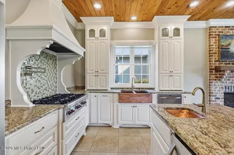 Kitchen - 104 Bristol Cv, Madison, MS 39110 photo 2 of 3