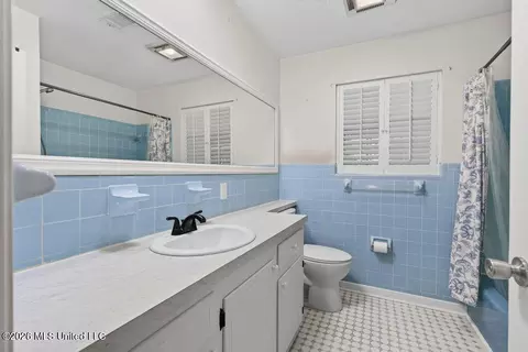 Bath - 511 N Forest Ave, Long Beach, MS 39560 photo 3 of 4