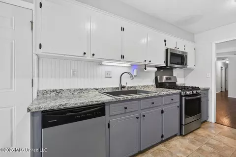 Kitchen - 511 N Forest Ave, Long Beach, MS 39560 photo 2 of 2