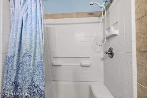 Bath - 511 N Forest Ave, Long Beach, MS 39560 photo 2 of 4