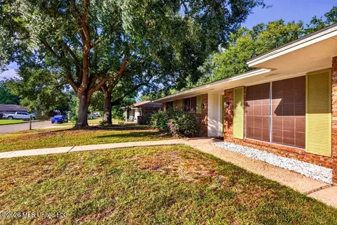 Exterior - 511 N Forest Ave, Long Beach, MS 39560 photo 4 of 9