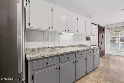 Entry Way - 511 N Forest Ave, Long Beach, MS 39560 photo 3 of 3