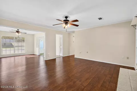 Living - 511 N Forest Ave, Long Beach, MS 39560 photo 5 of 7