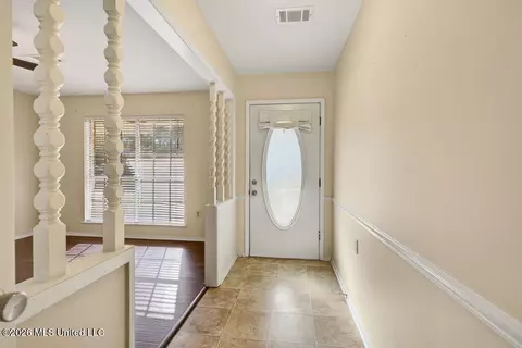 Entry Way - 511 N Forest Ave, Long Beach, MS 39560 photo 2 of 3