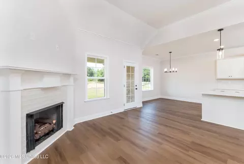 Living - 407 Kason Scott Rd, Hernando, MS 38632 photo 2 of 2