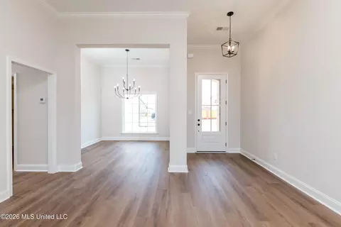 Entry Way - 407 Kason Scott Rd, Hernando, MS 38632 photo 2 of 6