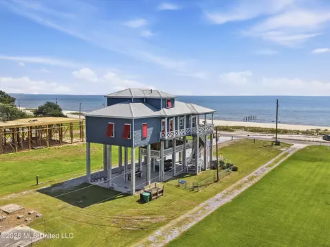 229 N Beach Blvd, Waveland, MS 39576