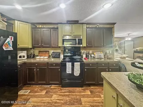 365 Thomasville Rd, Florence, MS 39073 photo 2