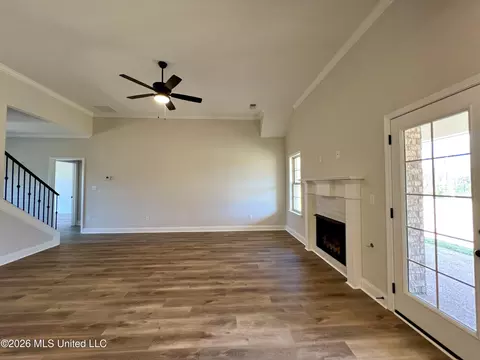 Living - 2107 Legacy Ln, Hernando, MS 38632 photo 4 of 5