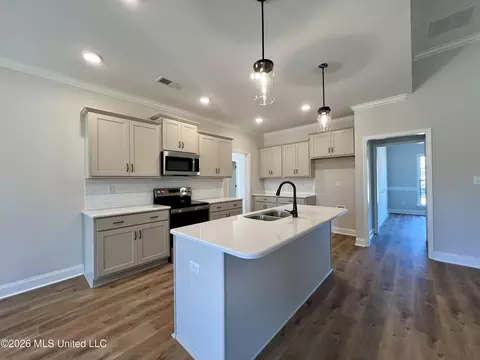 Kitchen - 2107 Legacy Ln, Hernando, MS 38632 photo 2 of 5