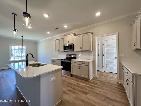 Kitchen - 2107 Legacy Ln, Hernando, MS 38632 photo 4 of 5