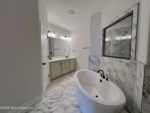 Bath - 2107 Legacy Ln, Hernando, MS 38632 photo 1 of 4