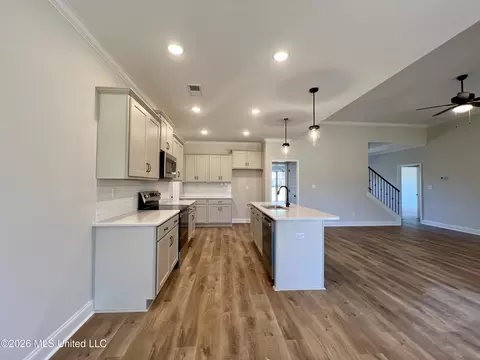 Kitchen - 2107 Legacy Ln, Hernando, MS 38632 photo 3 of 5