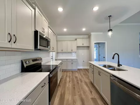 Kitchen - 2107 Legacy Ln, Hernando, MS 38632 photo 5 of 5