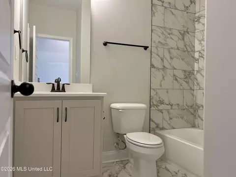 Bath - 2107 Legacy Ln, Hernando, MS 38632 photo 3 of 4