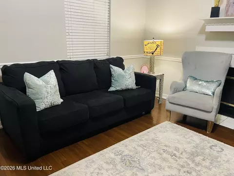 Living - 24 N Brandy Ct, Brandon, MS 39047 photo 3 of 4
