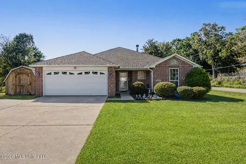 3321 N 4th St, Ocean Springs, MS 39564