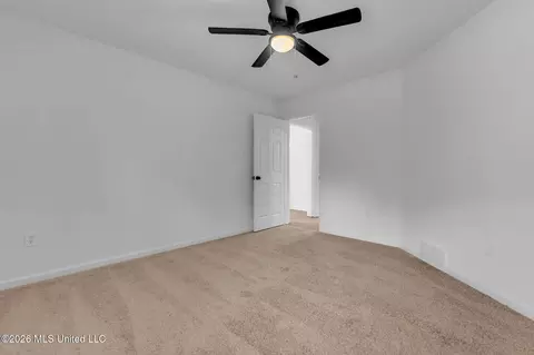 Bedroom - 6972 Fox Briar Cv, Walls, MS 38680 photo 3 of 4