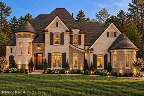 432 Poplar Ln, Holly Springs, MS 38635